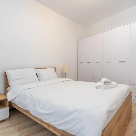 Apartamento Strzelecka Bright By Bookinghost *