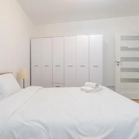 Апартаменты Strzelecka Bright By Bookinghost Катовице