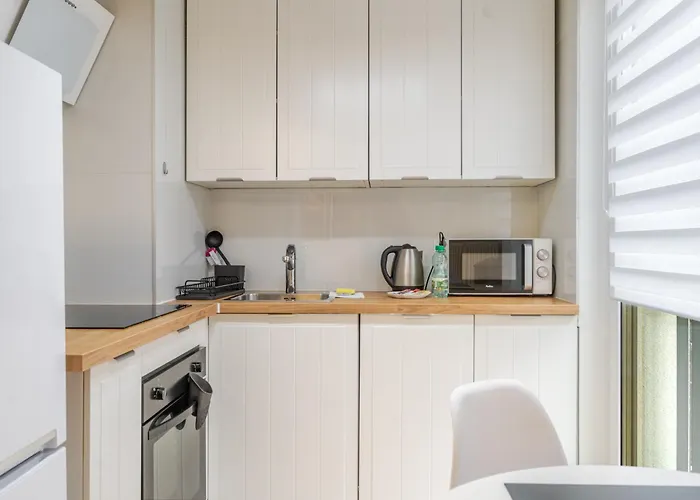 Strzelecka Bright By Bookinghost * Katowice