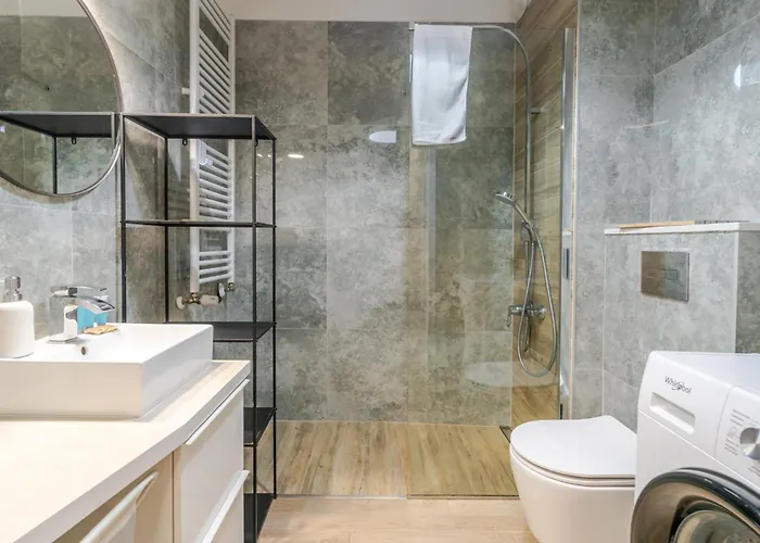 Strzelecka Bright By Bookinghost * Katowice